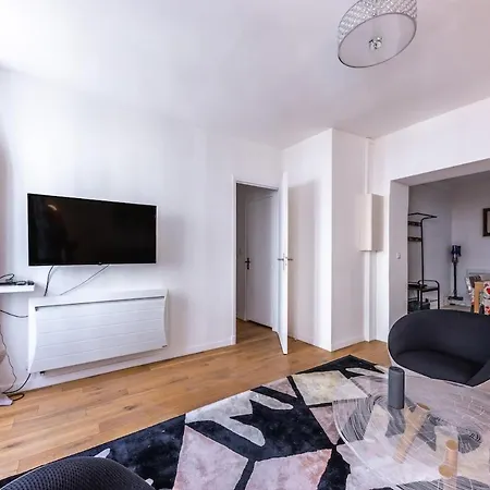 Bright & Perfect Location , 15 Min Eiffel Tower *
