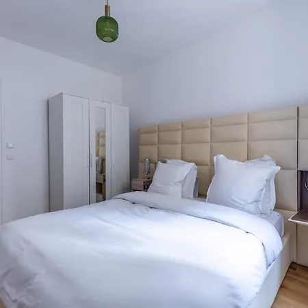 Apartmán Bright & Perfect Location , 15 Min Eiffel Tower